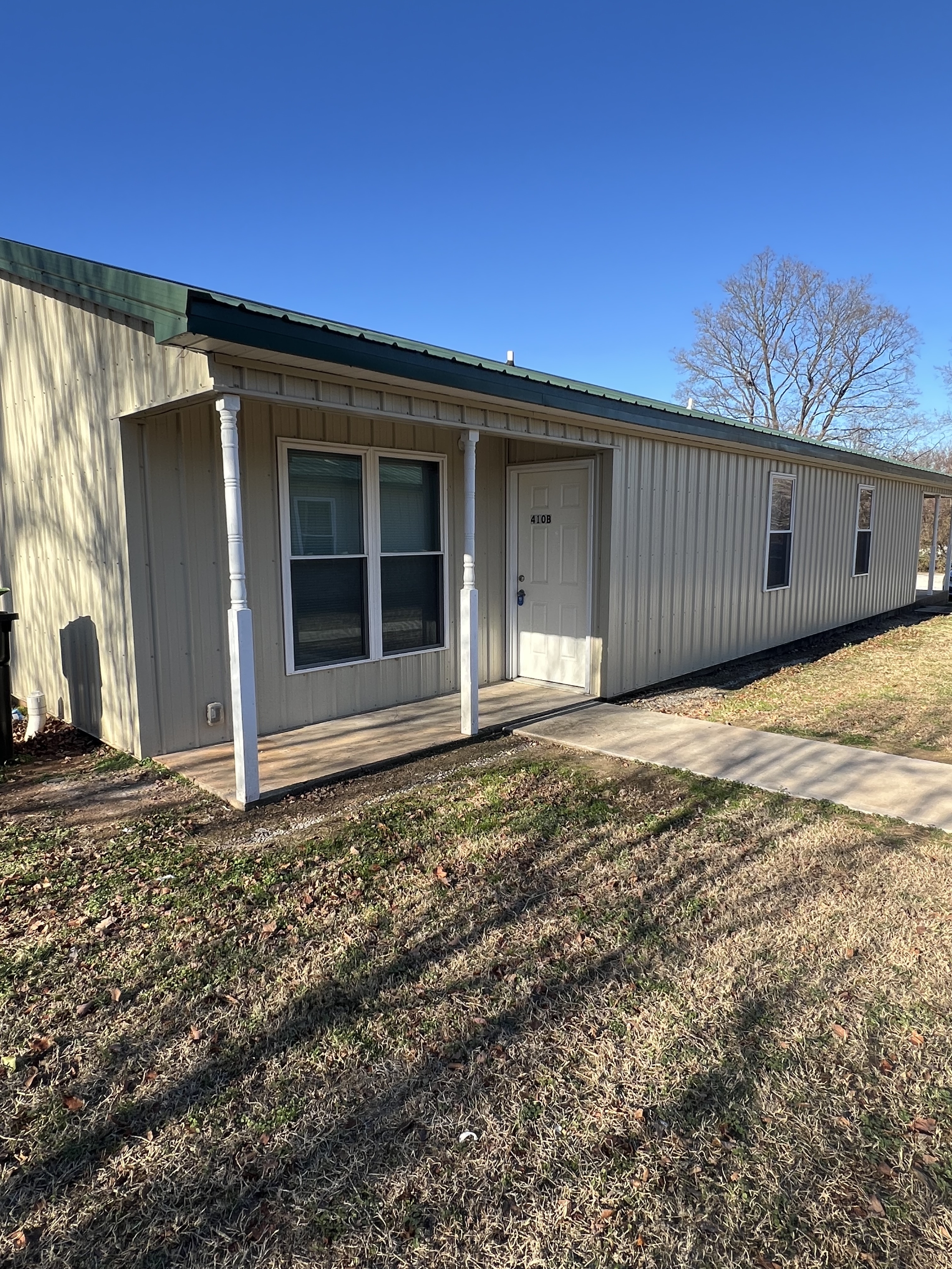 410-B N. Railroad ES  St. -